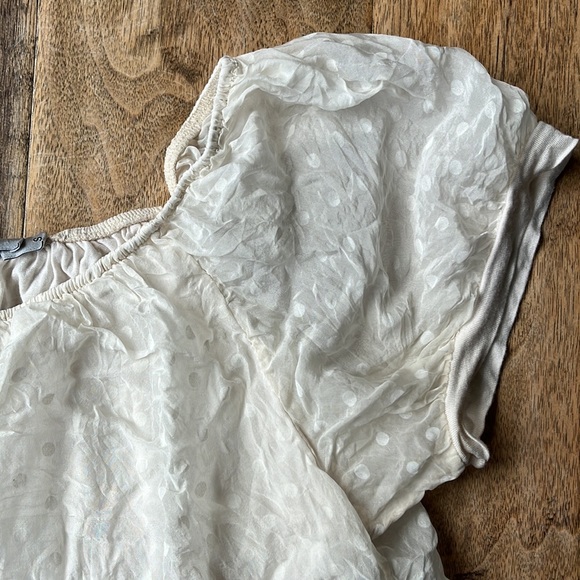 Gorgeous tone on tone silk polka dot blouse - Picture 3 of 3